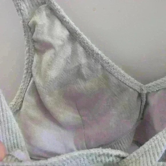 🌴2/$25🌴GILLY HICKS |  Women's Super Soft Light Grey Back Crossover Bralette - Picture 5 of 5